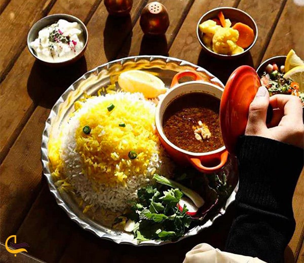 قوام شیراز  ضیافت عطر و طعم غذای خانگی