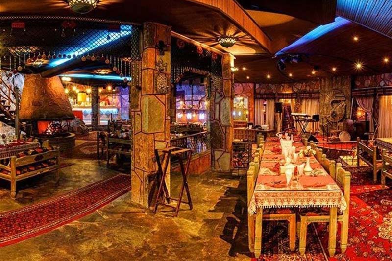 رستوران کوهستان اراک کیفیت خوب غذاها در کنار چشم‌انداز زیبای رستوران در یاد شما خاطره زیبا می سازد