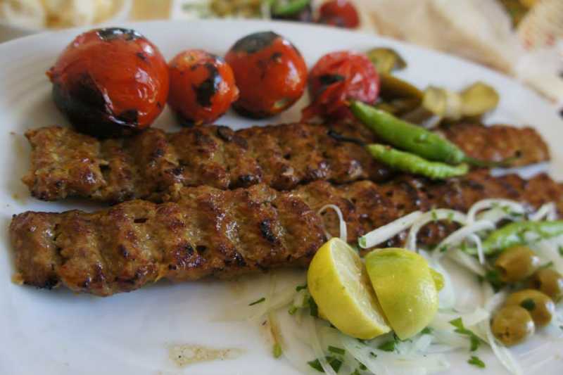 رستوران پلو زنجان برنج معطر با کره‌ی محلی، کامل کننده‌ی یک وعده غذای اصیل ایرانی