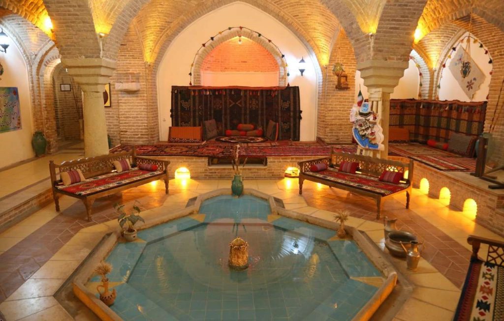 رستوران قلعه همدان رستورانی در آثار تاریخی حکمتانه