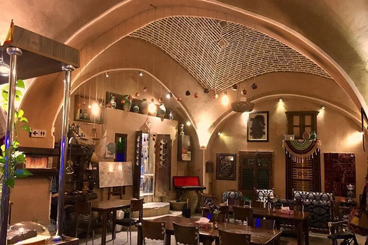 کافه رستوران ایرانی قدیمی ، جذابیت تاریخ و نوستالژی‌ها در یزد